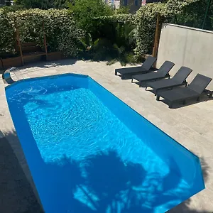 Villa Paradis -